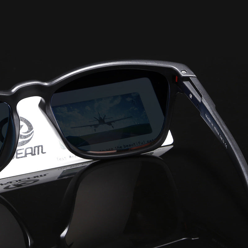 Polarized Men&