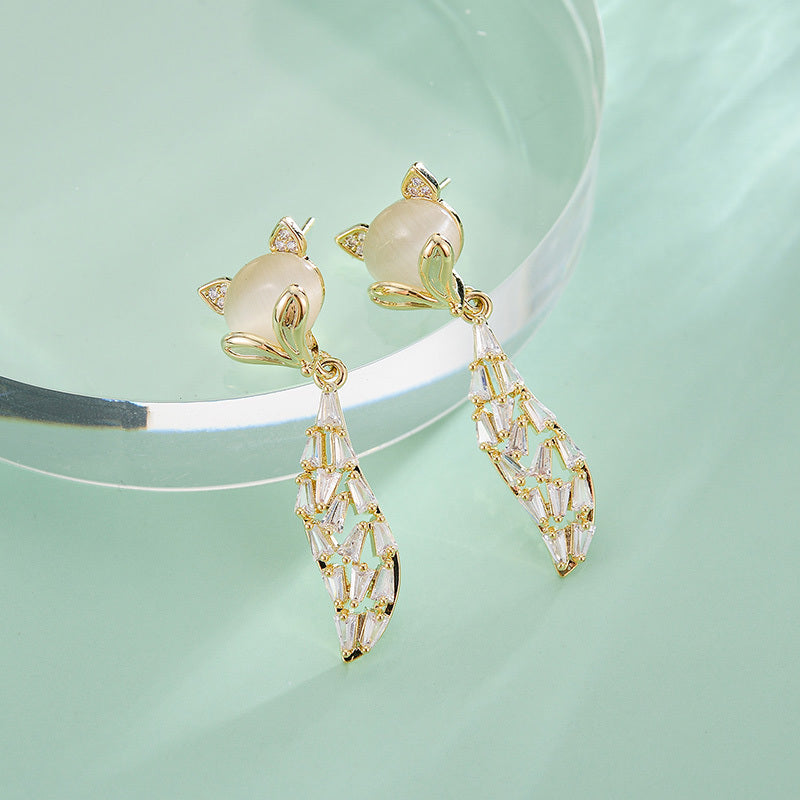 European And American Vintage Classic Metal Earrings