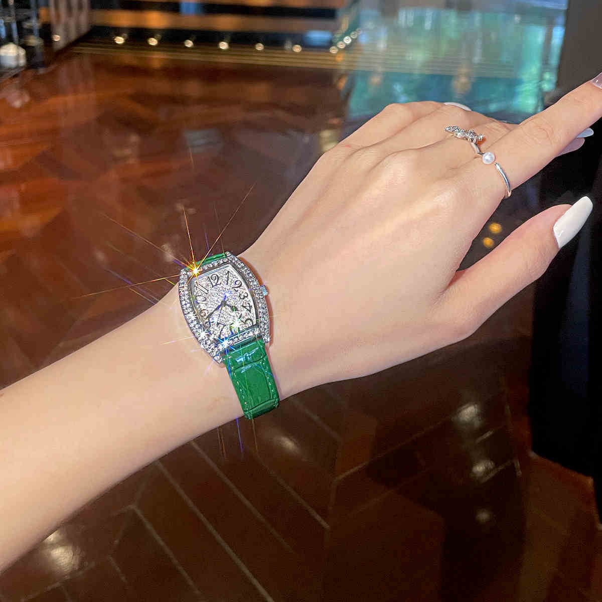 Fashion Starry Red Belt Women&