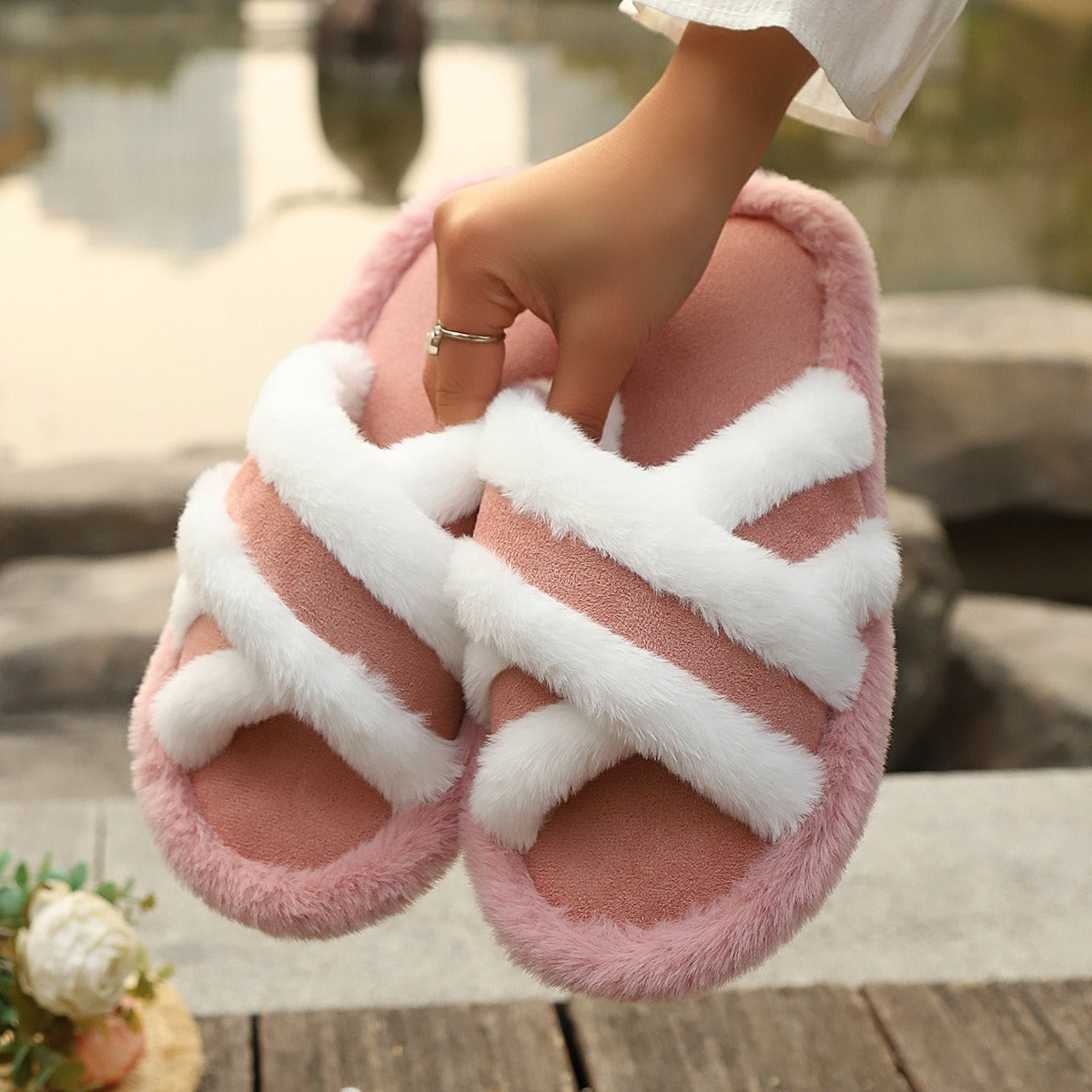 Fluffy Slippers Cross Strap Stitching Warm Casual Platform Slippers